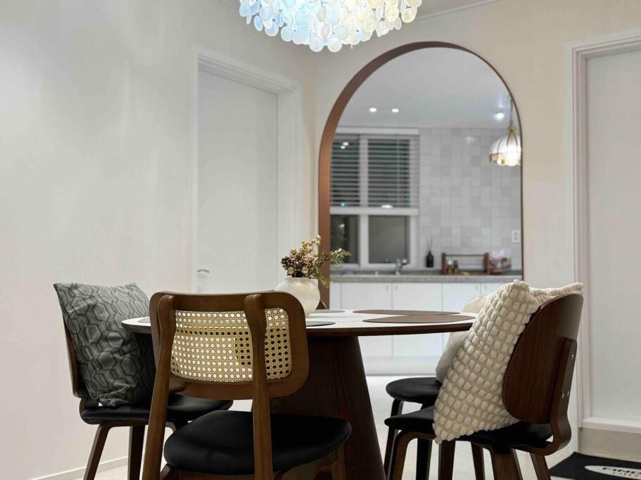 Apartment Sogang Arles Near Hongdae *