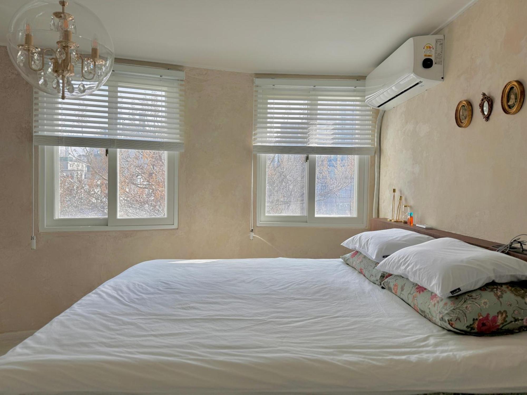 Sogang Arles Near Hongdae Apartment *
